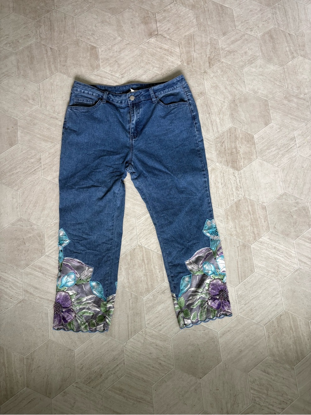 Beaded Floral appliqué capri Y2K Jeans